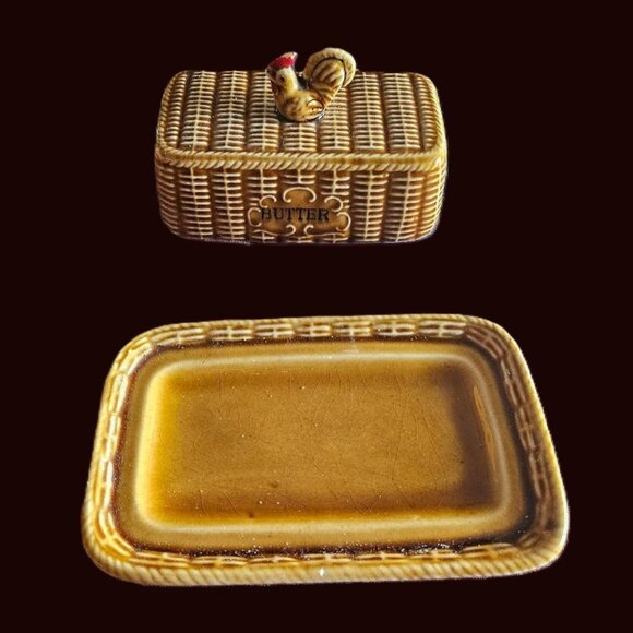 Vintage basketweave design butter dish with lid small rooster shaped handle - Picture 3 of 3